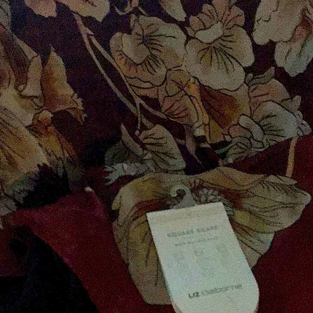 Liz C Big Floral scarf NwT